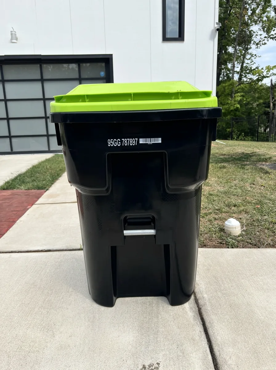 Sparkling clean trash bin after service